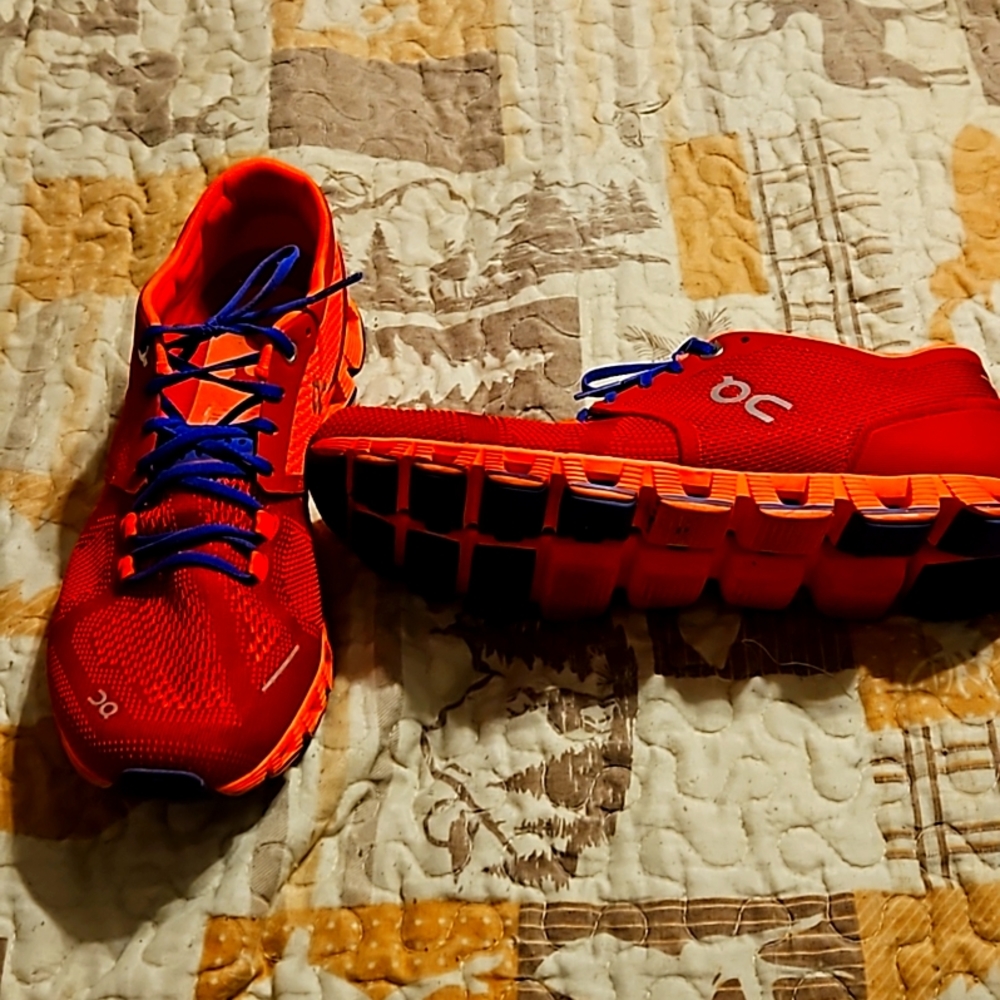 Women's size 10 on cloud